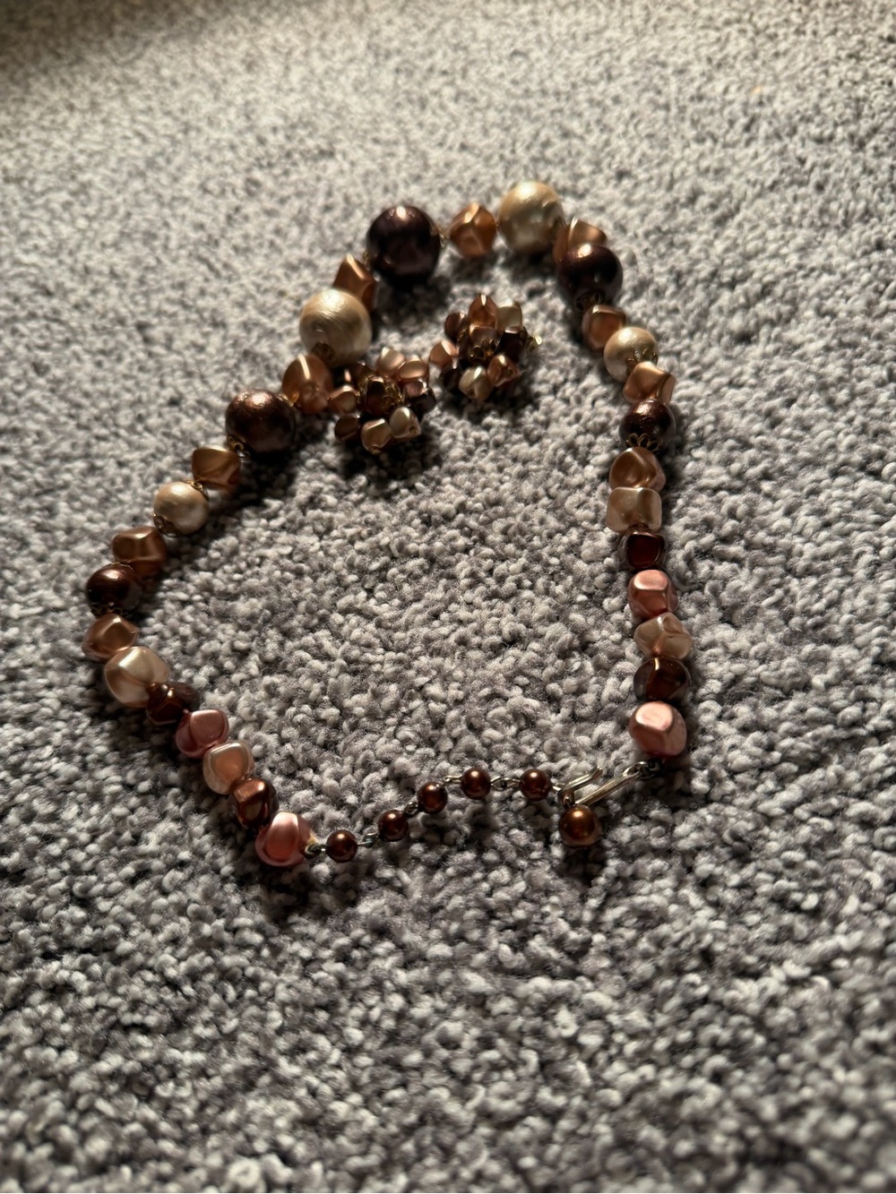 Brown and Gold Beaded Women’s Necklace and Clip on Earrings Set vintage MCM